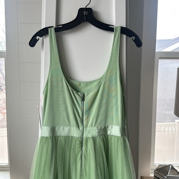 alice + olivia Chara Midi Dress - Picture 9 of 10